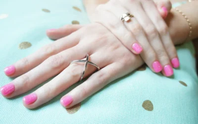 How to Keep Your Nails Healthy and Strong Naturally